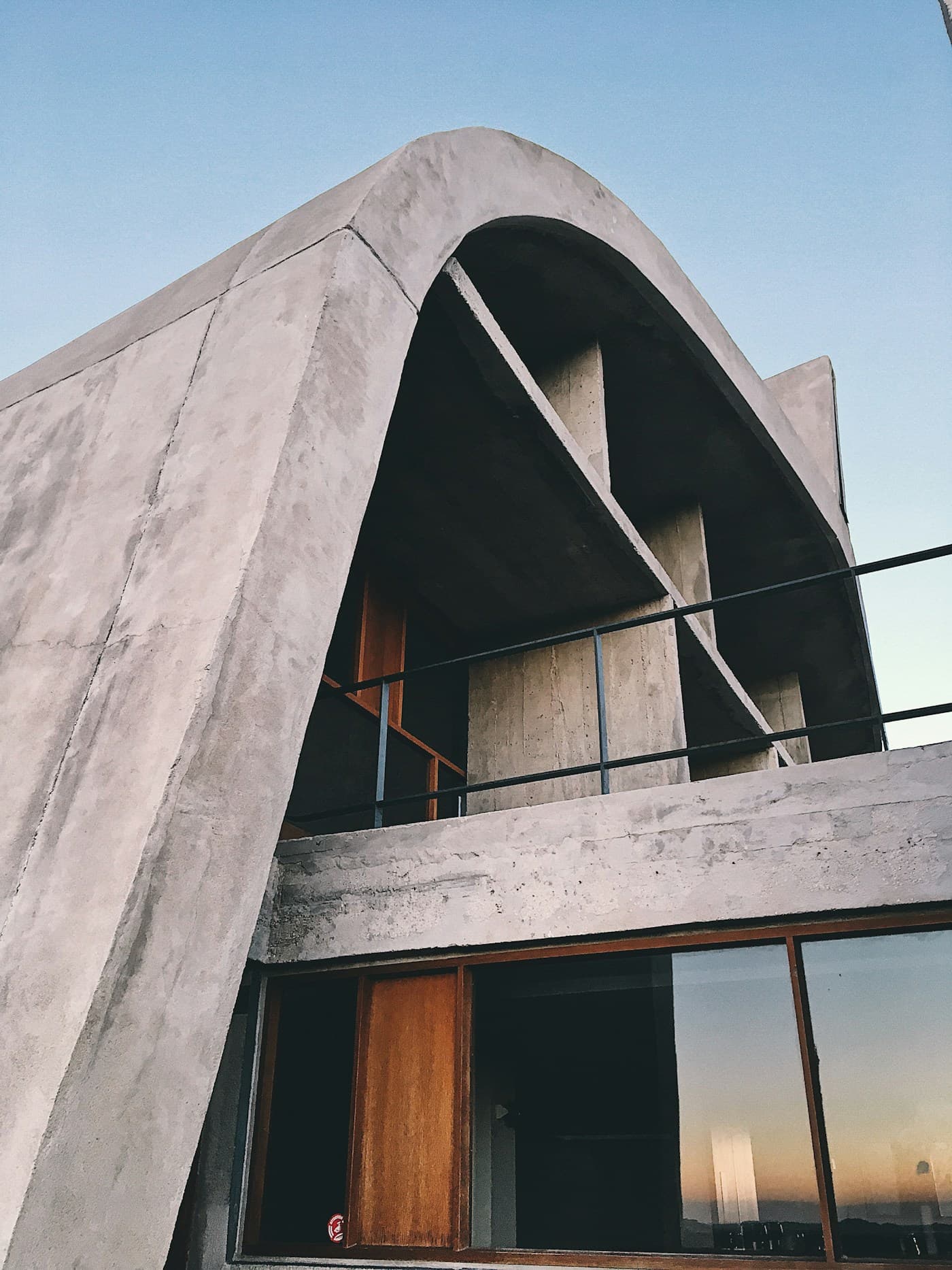 Casa Monolith - architectural perspective